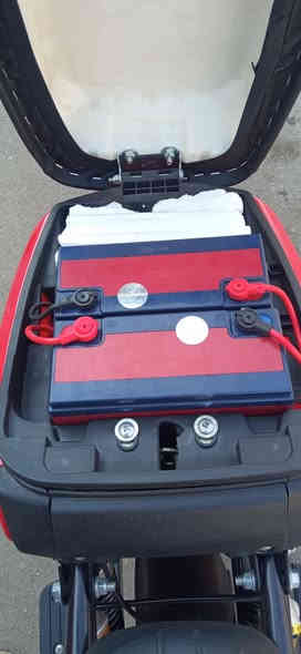 السلام عليكم 
ار 9 مديل 26 الحديث  لون احمر 
بطاريات 5 دبل حجم كبير 32 امبير وينلي الاصلي 
4 نمر سرعه 109 سرعه حقيقي 70 
كهربائيات كلهه شغاله 
دبل اشاره نشره اماميه ولايت عالي وناصي 
اشاره يمنه ويسره هورن بلوتوث 
دراجه جديده ستخدام سبوع فقط مكفولة كفاله عامه حته من الزلغ 
غراضها كلهه موجوده مرايات وشاحنه الاصليه وسويجين وبصمتين وكارت 
دراجه كنمه ماخذها من الوكيل جديده تجي وشوف بعينك 
السعر 540 بيع مستعجل 
واتساب ***********
عنوان دور الشرطه شارع القائد قرب المعارض الجديده
