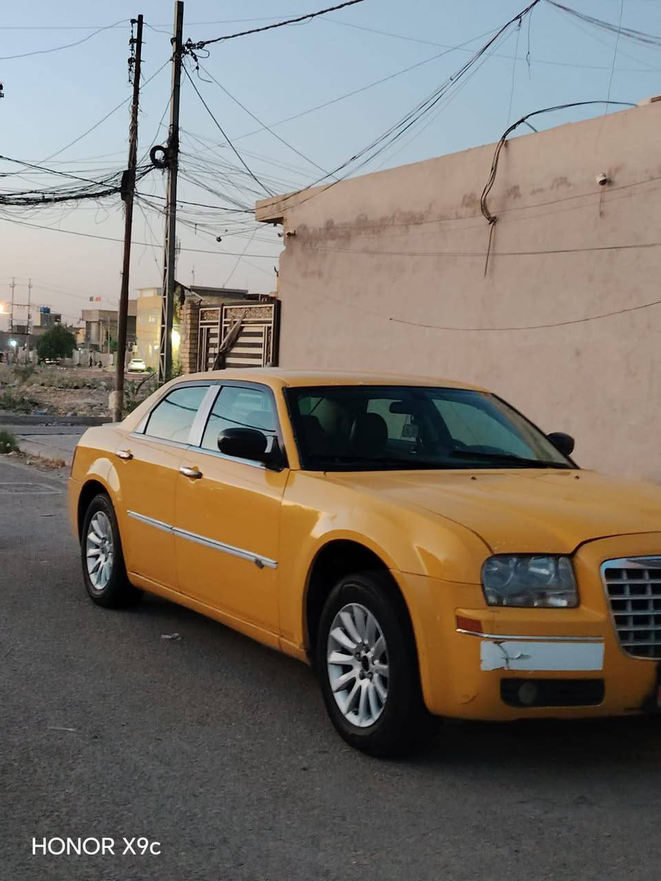السلام عليكم سياره 2008 جاهزه بااسمي بيها فقط باب السايق جاهزه ع اخر حبايه طبكه كير ومكينه صارلهن 22 يوم سعر95 ،*********** خطها كوت بغداد مكان السياره بلكوت ذاكرلكم التفاصيل ورقم راعيها موجود اتصلو وميقصر

