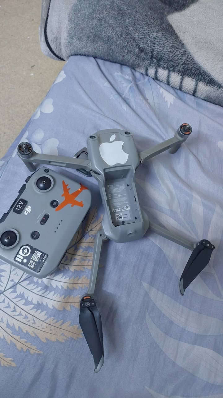 السم/DJI AIR2S
كومبو.٣بطاريات. 
جنطه. مدرعه. العنوان بغداد ***********
