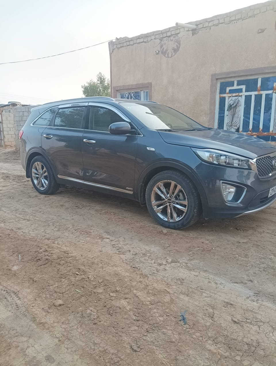 السلام عليكم سورنتو للبيع 2016 خليجيه نص فول بسمي مكفوله فقط بنيد مبدل وكازكيت والباقي كفاله ماشيه 110 الف حقيقي سته سلندر سعره 195 وبيها مجال مكاني بابل ***********
