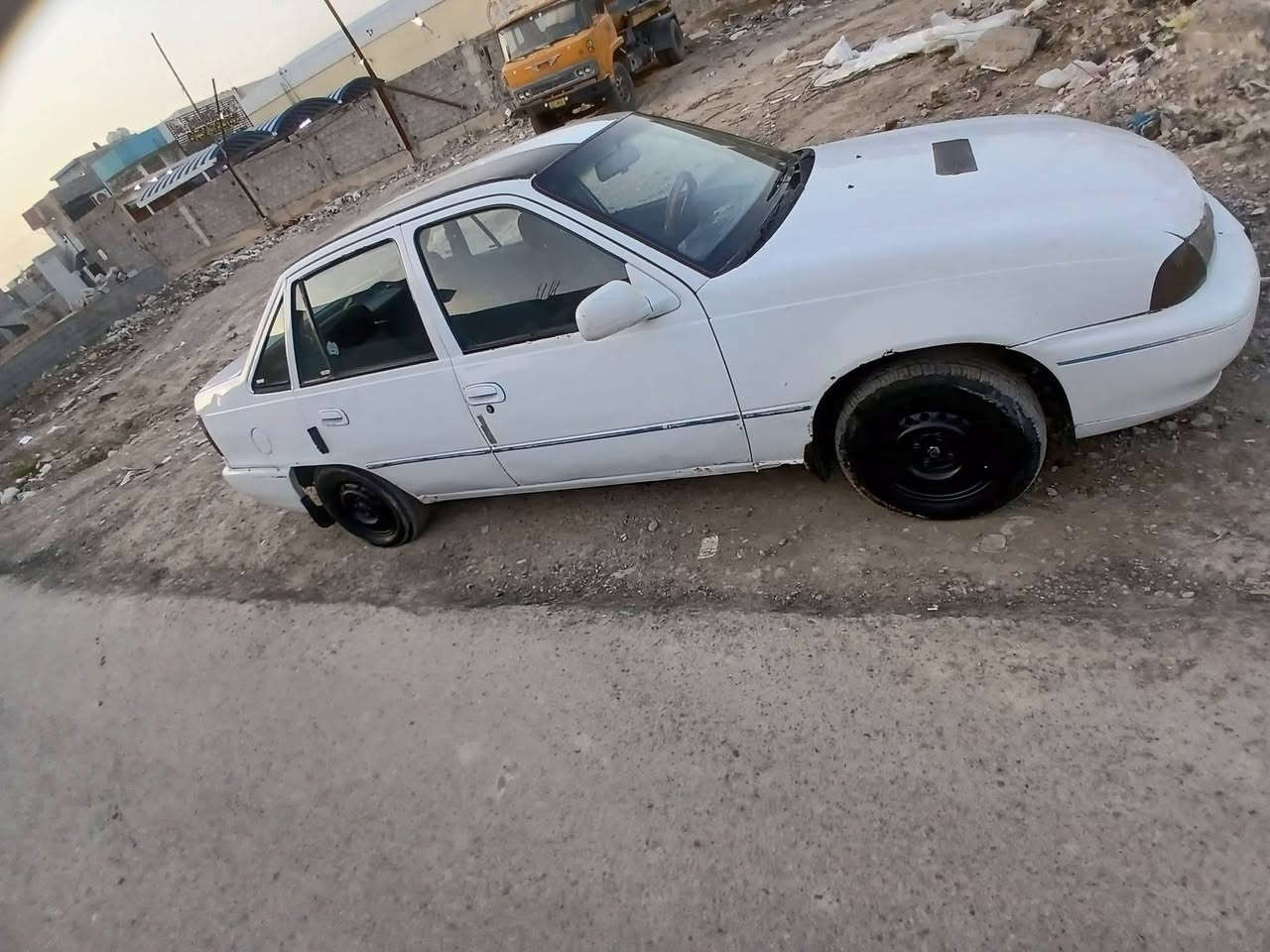سلام عليكم اللبيع دايو سلو موديل 95 رقم بابل نكليزي هزه جديده بسمي تحويل مباشر محرك وكير كفاله عامله كهربيات كله شغاله سنويه 28 المكان ديالى بعقوبه رقم الهاتف ***********
