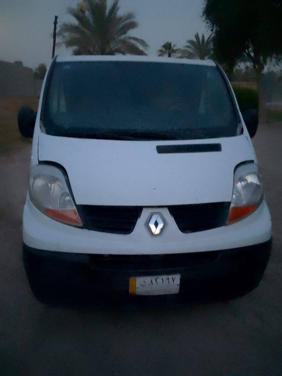 رينو فان للبيع موديل 2011 بلاديه بيها ضربه بسيطه تدفئه وتبريد التبريد ما يشتغل يرادله ترتيب 
*********** واتساب

