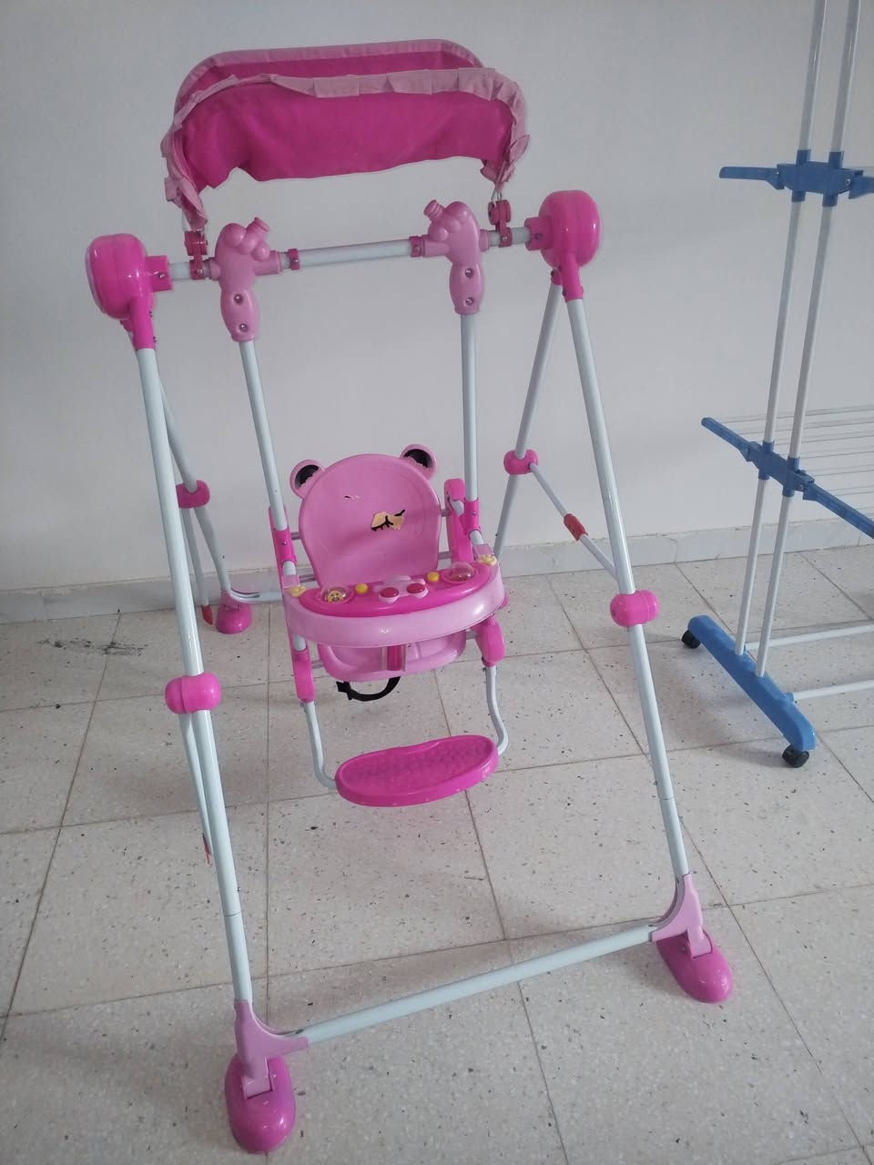 السلام عليكم
متوفر عندي سرير طفل ينفتح من جهه الام بحاله نظيفه جدا سعره ٣٥
ومرجوحه نظيفه عدا الذراع الجانبي بيه كسر مصورته سعرها ٢٥
كرسي طعام نظيف جدا سعره ١٥
مكاني بغداد حي الجهاد قرب جامع محمد رسول الله
*********** متوفر واتس
