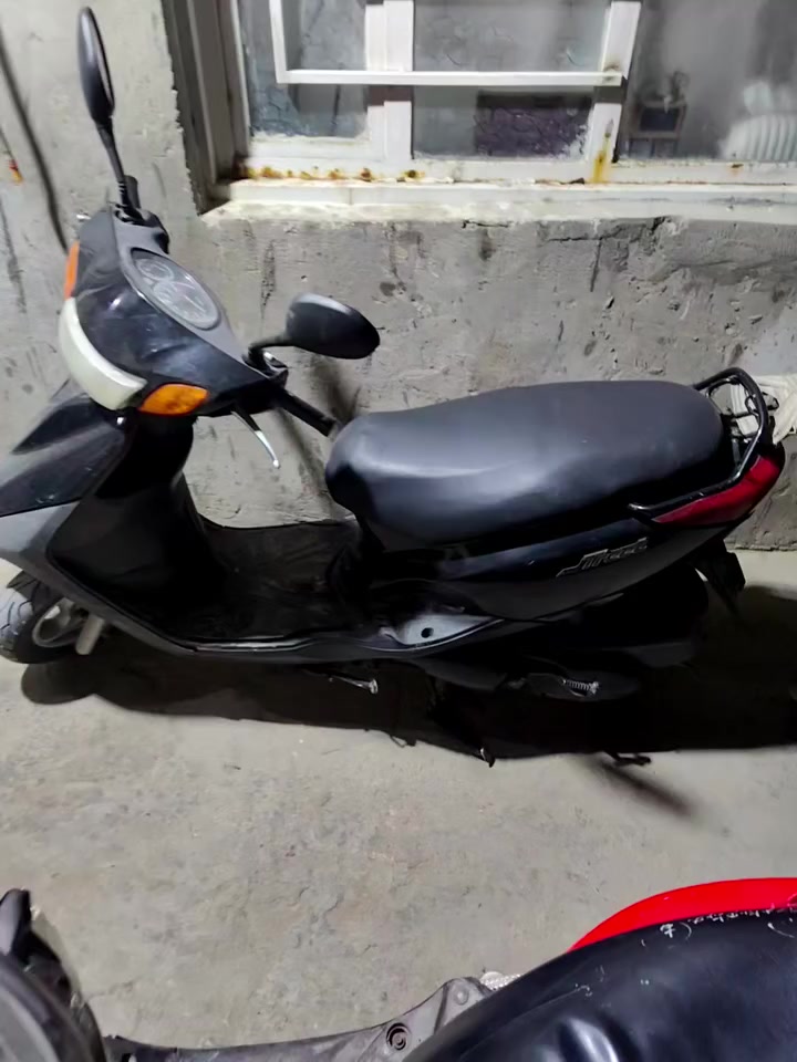 السلام عليكم لكزس دراجه نظيفه كهربائيات شغاله السعر 800 وبيها مجال ***********
