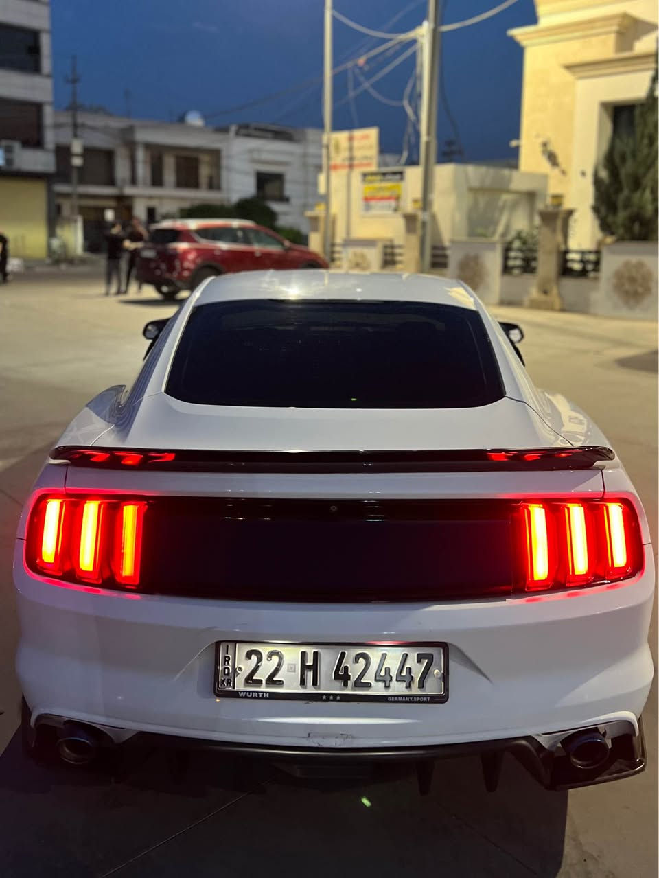 مۆستانگ V6 2016
گیر محرک ئەکسل بشرط
سیارە ماشی١٠٠مایل
٣قتح و نص مسبوخ
شاسی و بەتانە بشرت مابیها سبخ و محجون 
ئیرباگات بشرت
سیارە کلش حلوو و نضیف
حلیها کملیات حلوو
تایر جدید 
رقم اربیل جدید 
تحویل وخرامە بشرط
***********
مۆستانگ ٢٠١٦ 6V
سیارەکە ١٠٠مایل رۆیە
٣پارچە و نیوی سبوخە
شاسی بەتانە بەشەرتە سبوخ  و مەحجونی نیە
ئیرباگ بەشەرتە
رقم هەولیر
تەحویل و خرامە بەشەرتە أربيل, العراق
