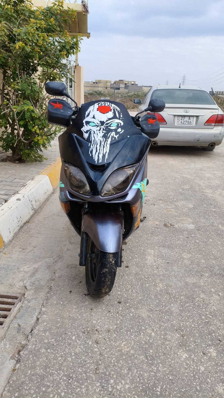 فورزا 08
اوراق كاملة منفيس وكمرك 
شلعتها تخبل مابيها اي نقص عوزها بس دوشمة للكشن
السعر 750 وبيها مجال
***********
مكاني الديوانية
