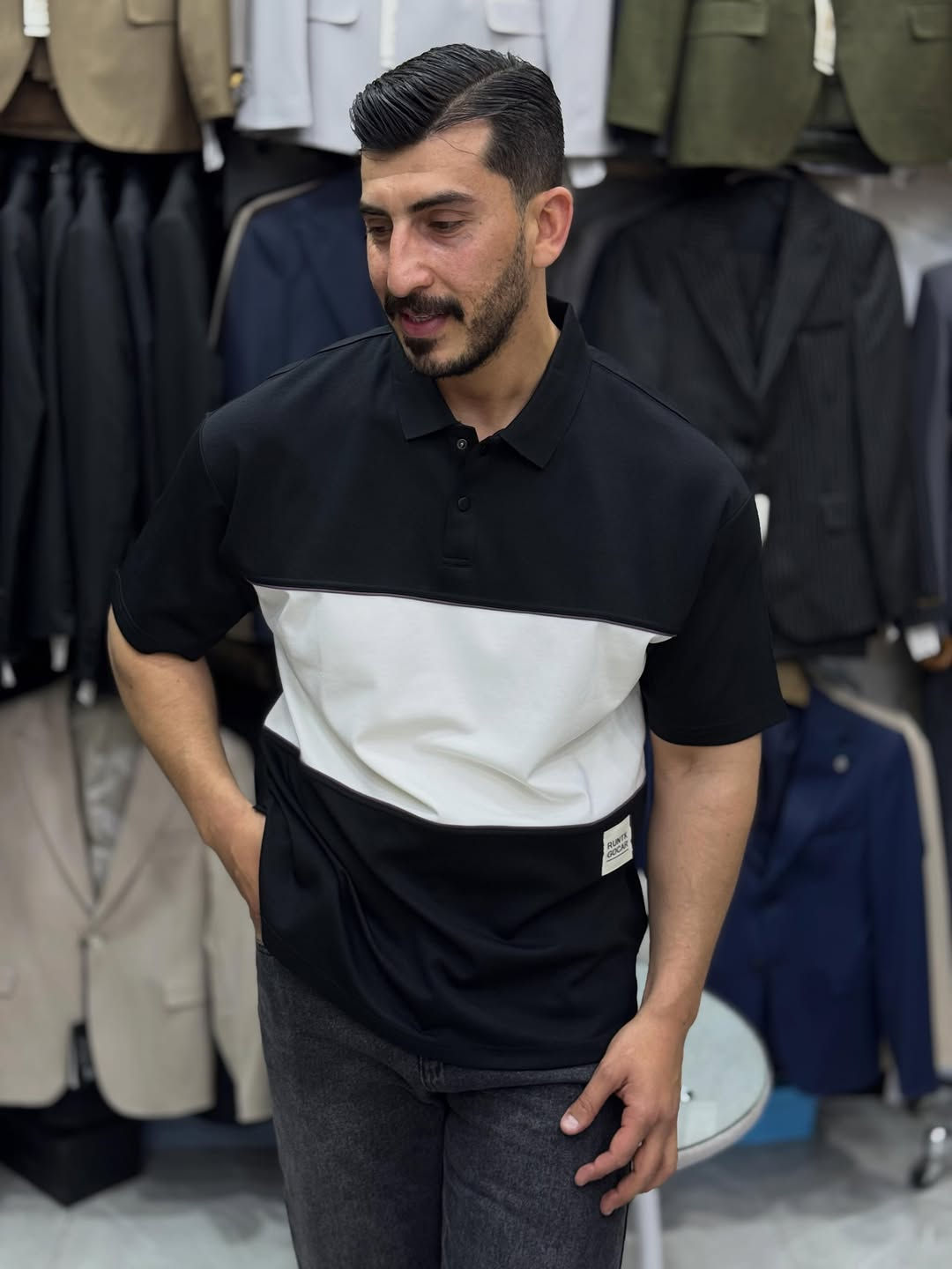 تشيرت قطن اصلي 3 لون 
M l xl xxl 
قالب راهي


**إذا كنت صاحب هذا الإعلان وتريد حذفه لأي سبب، رجاءا أرسل رسالة إلى الدعم الفني**