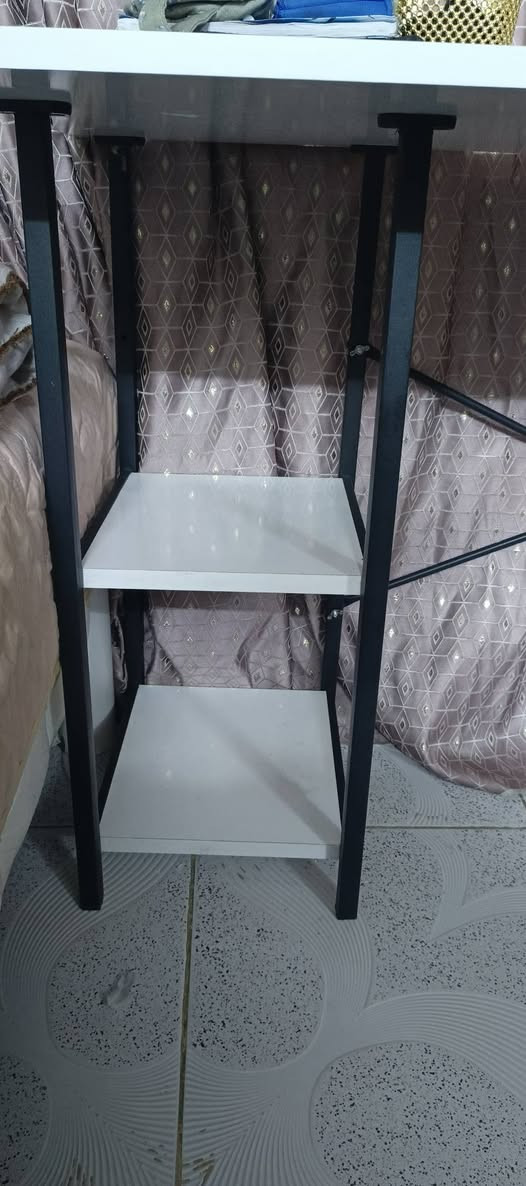 السلام عليكم
متوفر عندي ميز + كريس متحرك مريح 
رايدهن 60 ألف أو بي مجال 
الميز صارلي من خذيتة أقل الشهر  
والكرسي أيضآ أقل الشهر
الميز يكون أن دي أف للتواصل على الخاص أو الاتصال على الرقم : ***********
