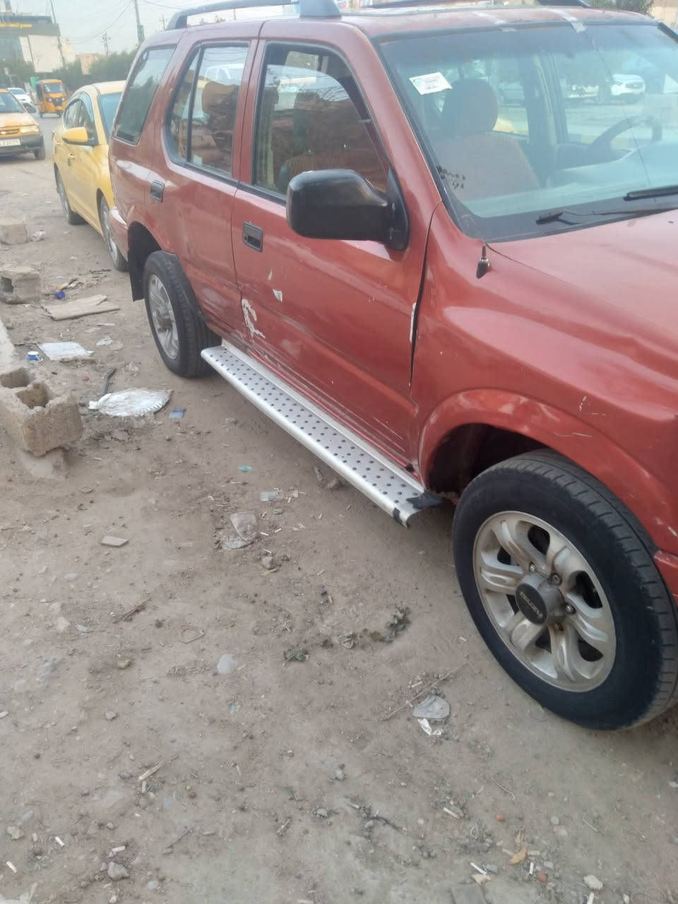 للبيع ازوزه كير محرك بطه موديل 2000سياره حلوه بس يرادلها ترايب السعر 25العنون بغدا الستفسار على رقم ***********
