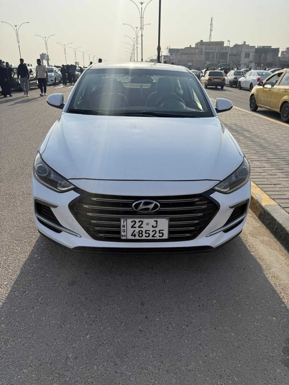 سلام عليكم سيار لنتره سوبر2000 سيار كفاله من كلشي بس بيه طخه به خشم لمدكر لكدام ليمنه بيه سعر 150 للبكان بصره زبير 
***********
