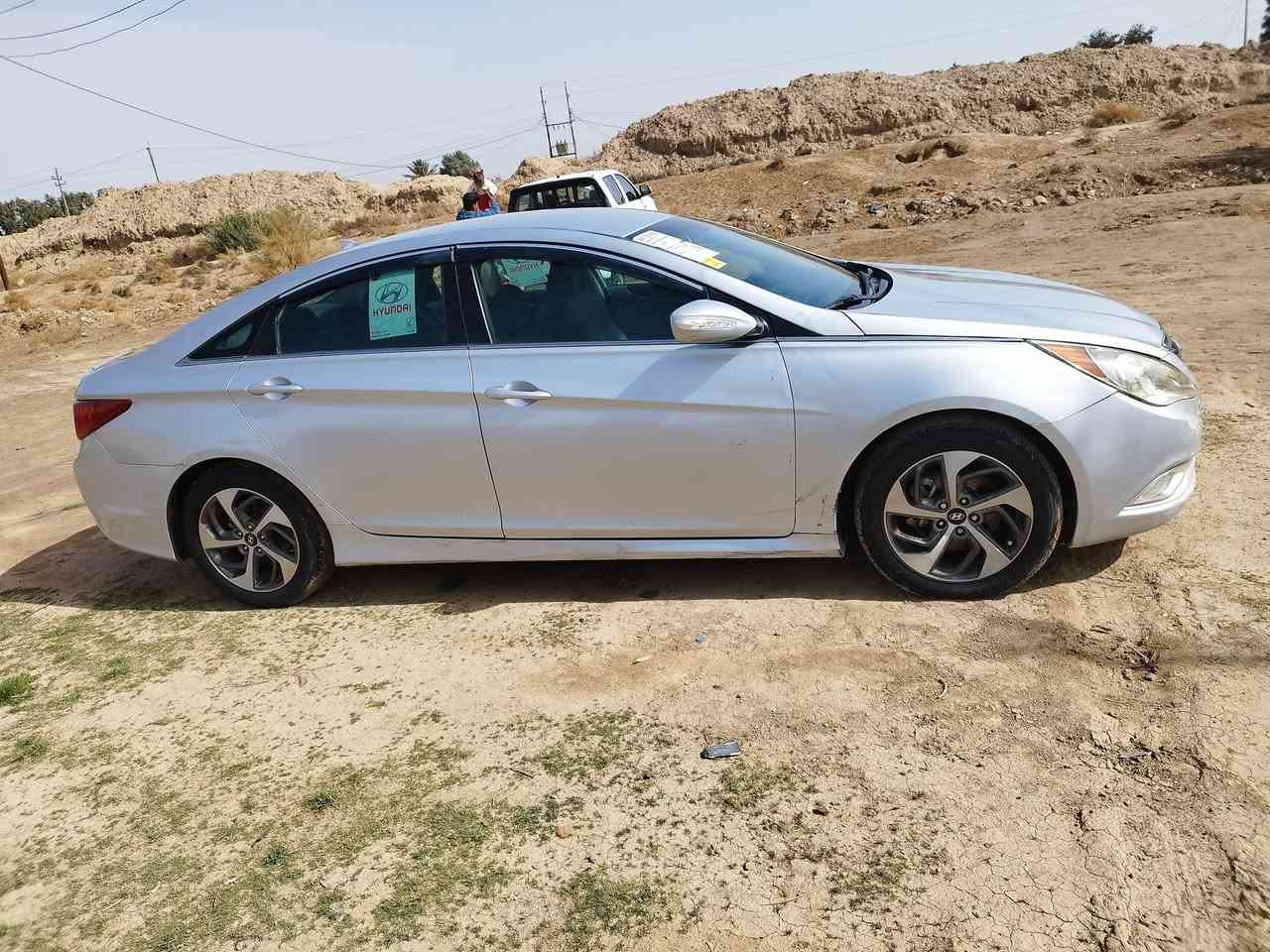 سوناتا للبيع موديل 2014 امريكي سياره حلوه وجاهز رقم ذي قار سنويه ل27 مكان سياره رفاعي ***********
