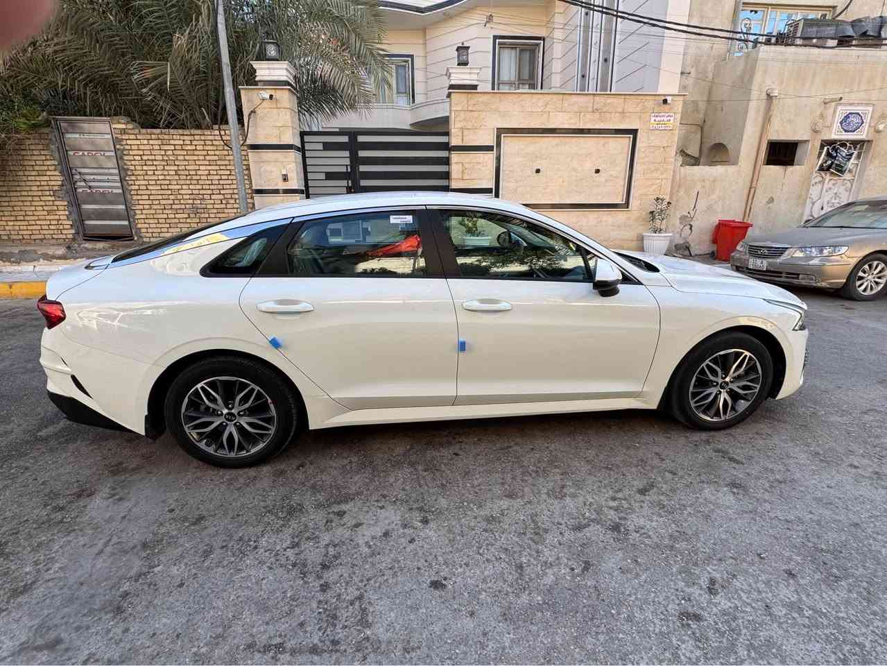 كي فايف خليجي مكفوله رقم بغداد بسمي هزه جديده ورقم جديد وسنويه جديده مكينه 2000دوش سياره جديده على وضع شركه ماشيه 60 موديل 21 السعر 190وبيهه مجال لشراي مكاني ناصريه مركز *********** ناصرية, ذي قار

