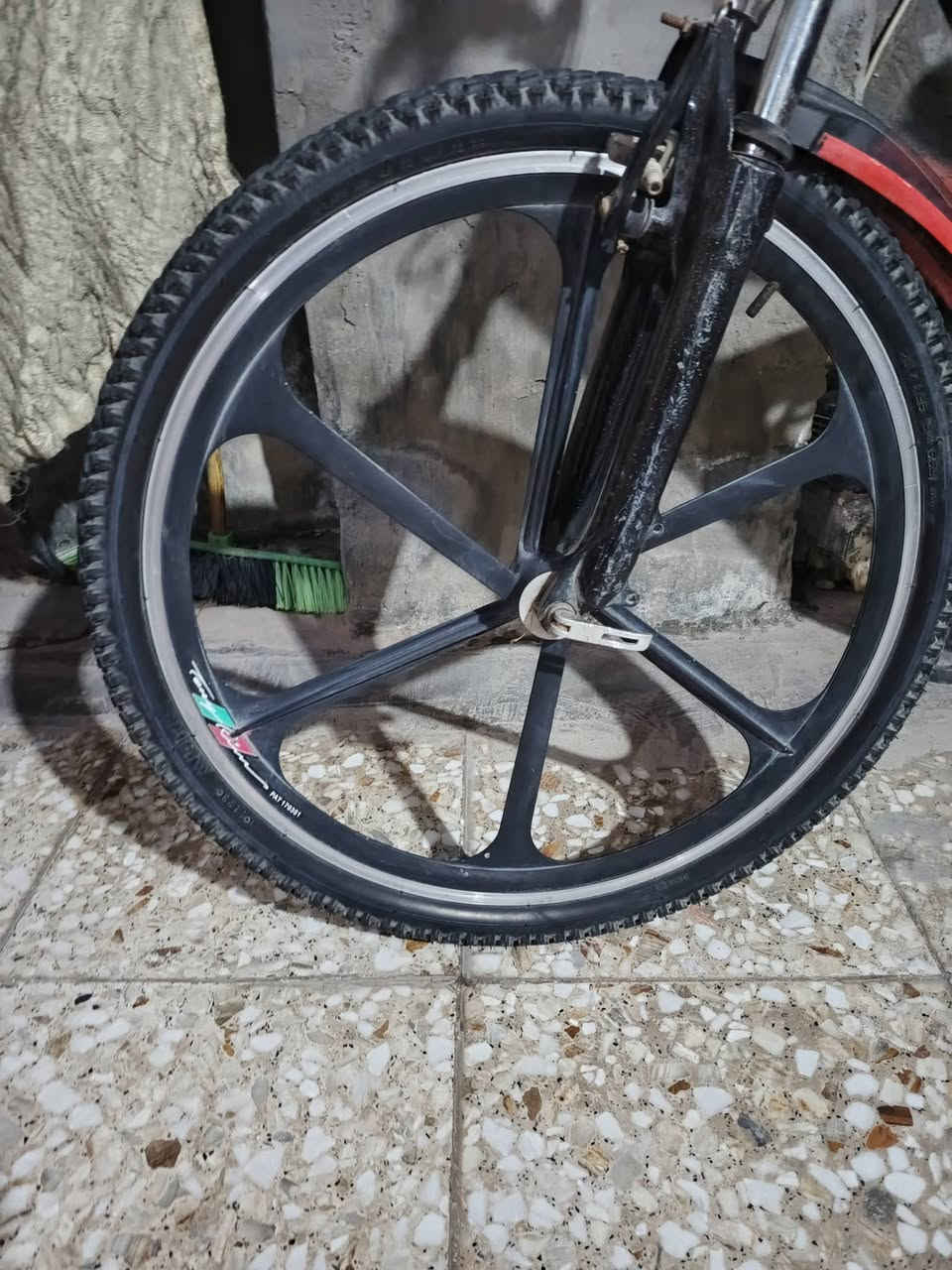 السلام عليكم ورحمه الله
بايسكل ياباني جلبي  دبلات ويل كب مثل ما واضح بالصورة 
تايرات جدد سبب البيع اشتريت دراجه وبعد ما احتاجة
قيم بما يرضي الله ابو 40 لاتعلق ضلعي لان كتلك بما يرضي مو بما لا يرضي الله هههه تحياتي لكم جميعا ❤ رقمي متوفر واتساب ***********
