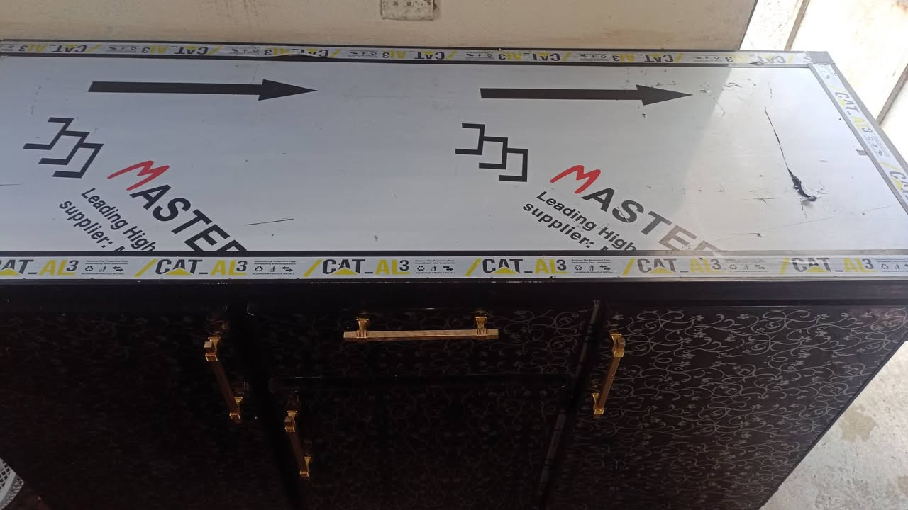 بيع كاونتر قطعتين نظيف جدا جديد مستخدم شهرين فصال كما موضح في الصورة للاستفسار المراسله خاص او على الارقام التالية
*********** 
***********
