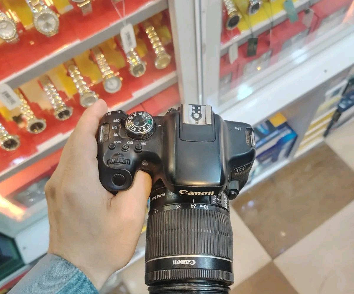 كامره كانون 750d للبيع استخدام شخصي
ملحقاتها
بدي + عدستها الاصليه 18 55
جنطه + شاحنة + بطاريه
حزام كتف +شاشه قلاب
السعر 425 الف وبيها مجال بسيط

ومتوفر شركات توصيل


**إذا كنت صاحب هذا الإعلان وتريد حذفه لأي سبب، رجاءا أرسل رسالة إلى الدعم الفني**