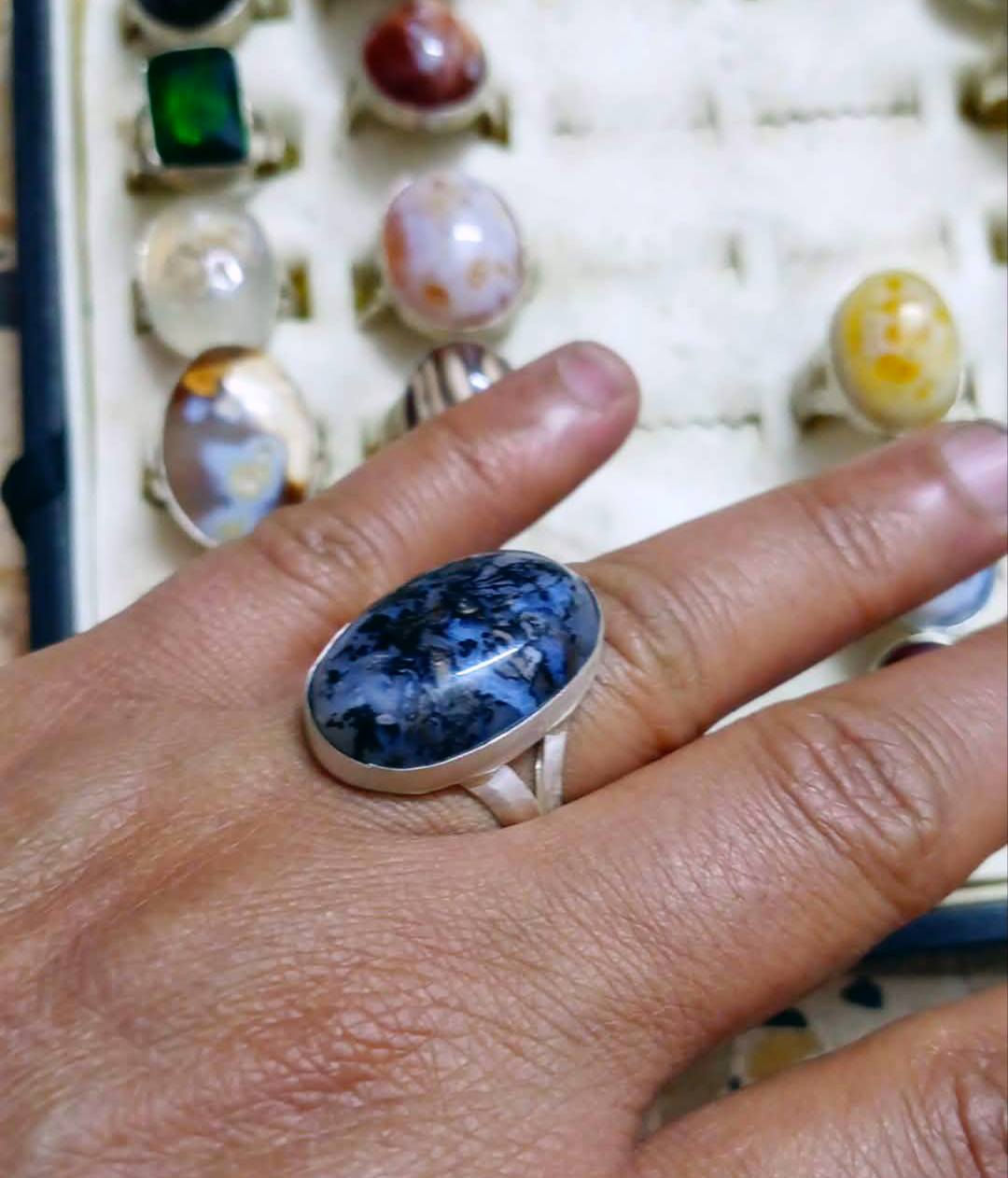 منو يصيده.. عقيق يماني مصور من التحف فضه 925سعر 33الف فقط مع توصيل واتساب 0770649111.


**إذا كنت صاحب هذا الإعلان وتريد حذفه لأي سبب، رجاءا أرسل رسالة إلى الدعم الفني**