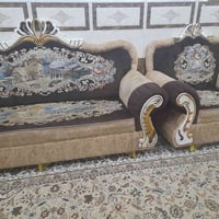 عندي تخم ونص ١٥نفر للبيع مستعمل بس نظيف للإستفسار الاتصال على الرقم ٠٧...