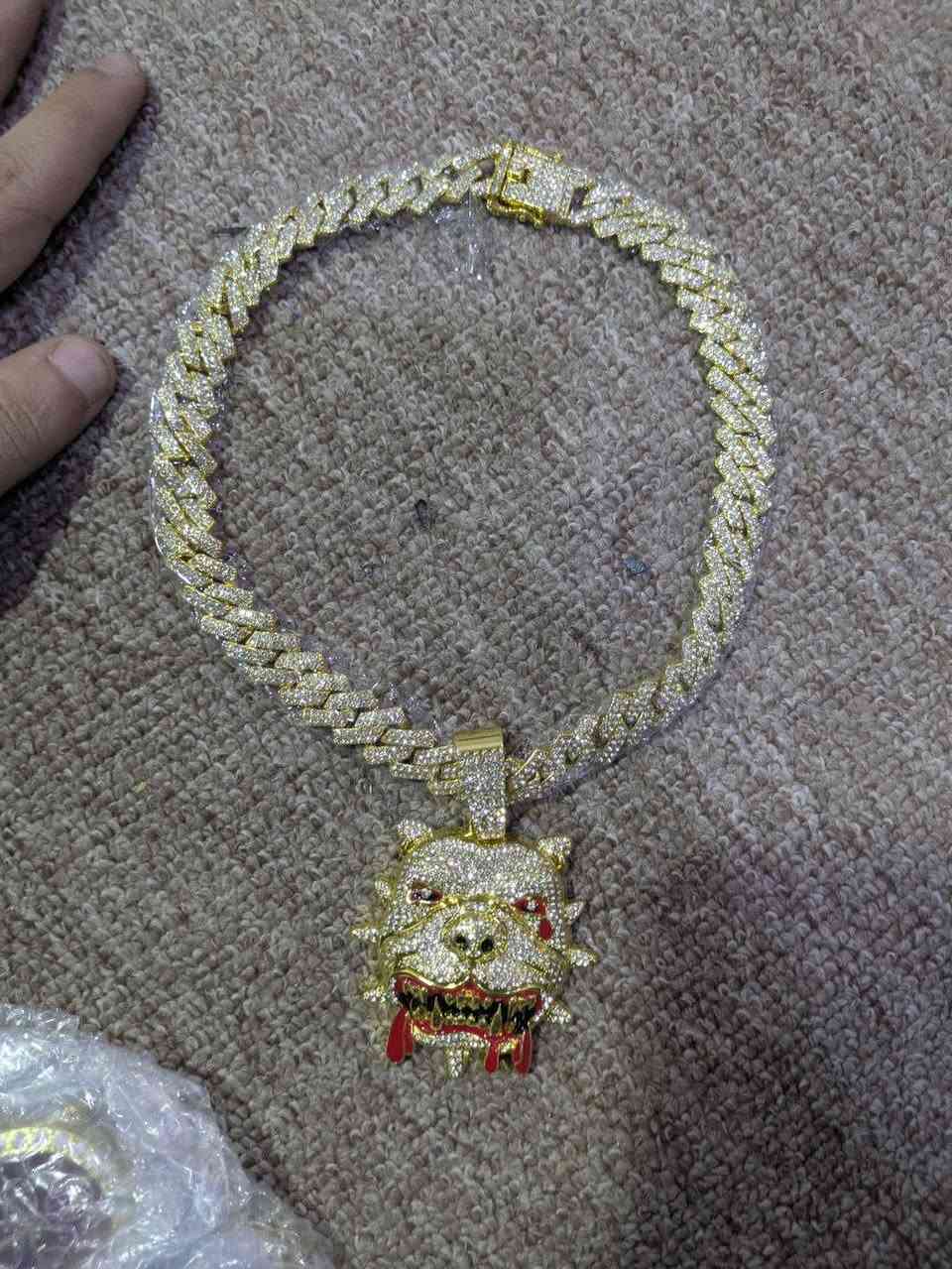 كلادة و ساعة بهل فخامة وزن ثقيل لون دهبي اليفيدة يدفعلنا بي سعر وياخده


**إذا كنت صاحب هذا الإعلان وتريد حذفه لأي سبب، رجاءا أرسل رسالة إلى الدعم الفني**