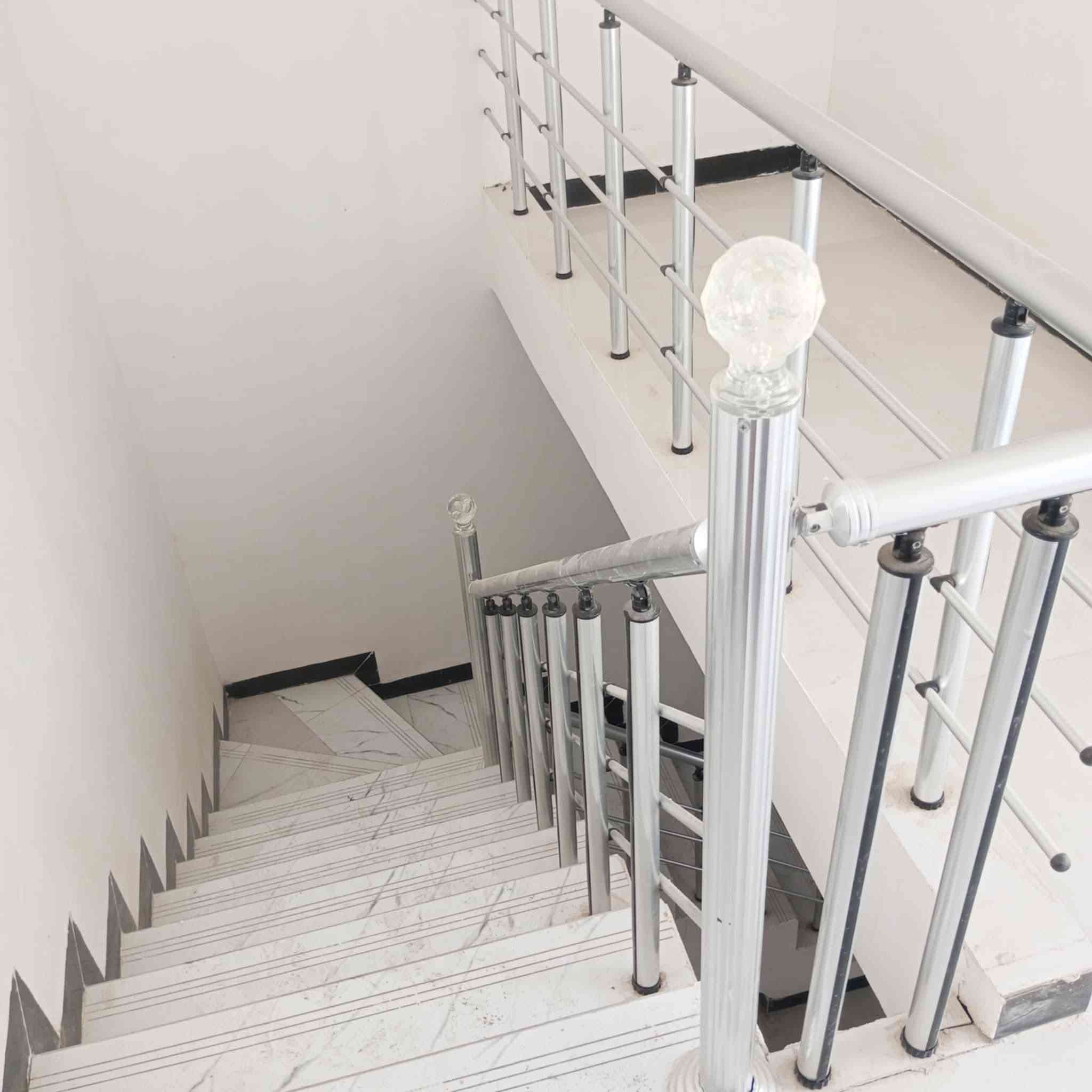 بيت 200م ايجار
الكوفه المقدسه  مجمع المختار 
غرفتين وصاله وستقبال ومطبخ وصحيات
الشهر 500   

💎 أنوار المدينة 💎
💎للوساطة العقارية 💎
نقدم لكم كل ما يناسبكم 
ويرضي أذواقكم في عالم العقارات 🏘️
💼 بيع - شراء - رهن - إيجار 💼
عقارات سكنية وتجارية 
تناسب احتياجك وميزانيتك!
📲 للاستفسار:
📞 اتصال أو واتساب: ***********
💬 أو المراسلة على صفحتنا مباشرة
نحن في خدمتكم دائمًا!
#أنوار#المدينة #للوساطة#العقارية 
#بيع #شراء #إيجار #رهن
عقارات_العراق 
#متابعين
#هاشتاك
#للجميع
#اشاره
