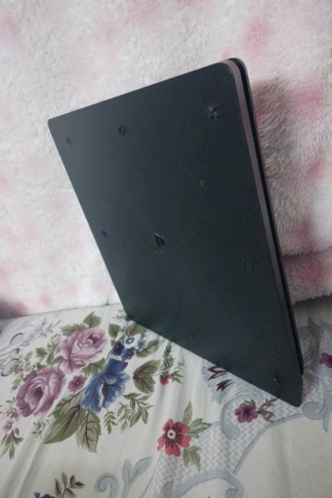 بلي فور سلم بي مجال الجهاز نظيف مفتوح لغرض التنظيف فقطط الله شاهد على كلامي
رايده مراوس ويه ايفون 11 برو او 12 عادي 