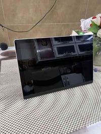 عندي جهاز مايكروسوفت نظافه 100\100 مستعمل شهرين فقط وهاي مواصفاتة منزل...