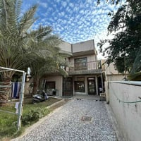 بيت م. 300.  طابقين توجد فيع.  5. غرف نوم. البيت.  بنائ حديث.  عالي عن...