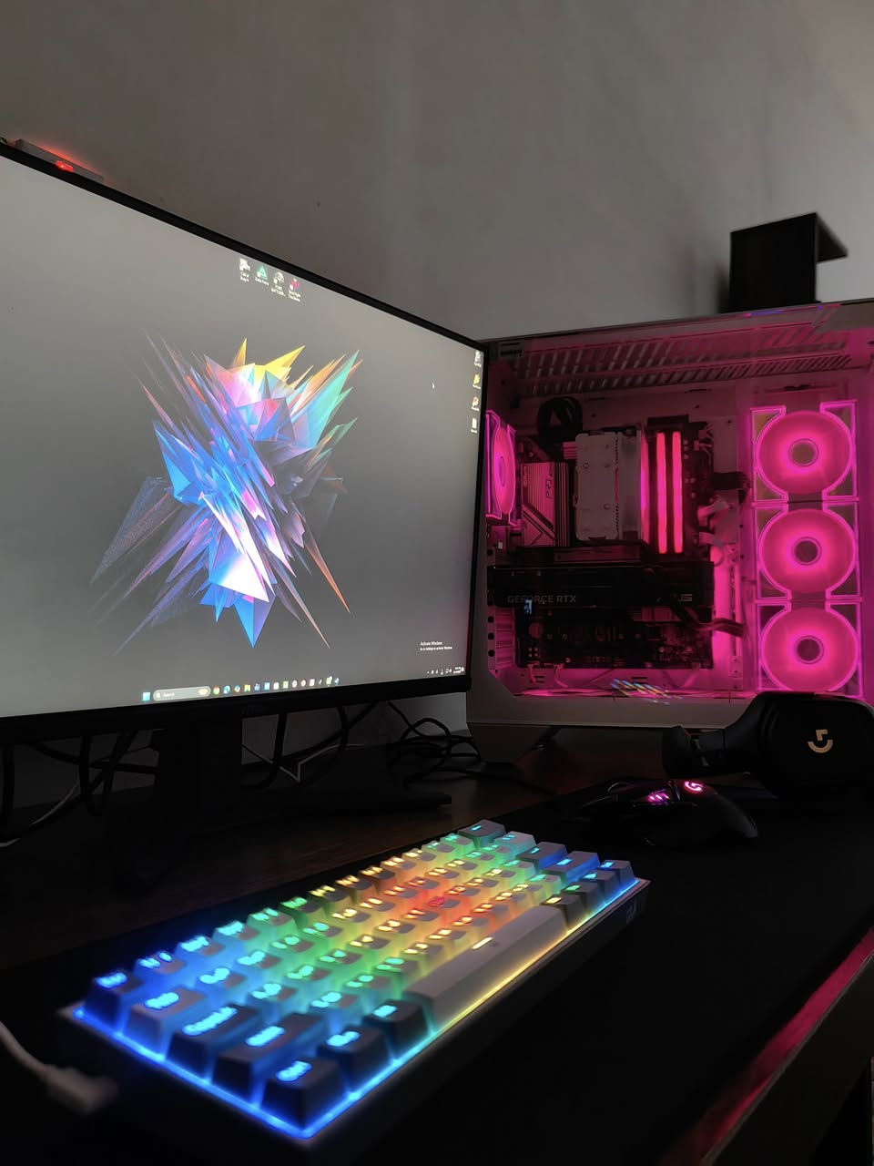 سلام عليكم PC للبيع 

rtx5070 asus dual oc 
i5 14600kf try
ram t force 16 ddr5 6000mhz 💥
asrock b760 rs pro ddr5💥
m.2 wd gen4 1t
assassin x120 refined💥 
segotep 750w
case hero 7fan 💥 
msi 2k 180hz ips 27in
 keyboard k617 fizz
Ups online farber 1kv
 mouse G502
 سماعات لوجتيك
 
2.250.000 قفل

***********
