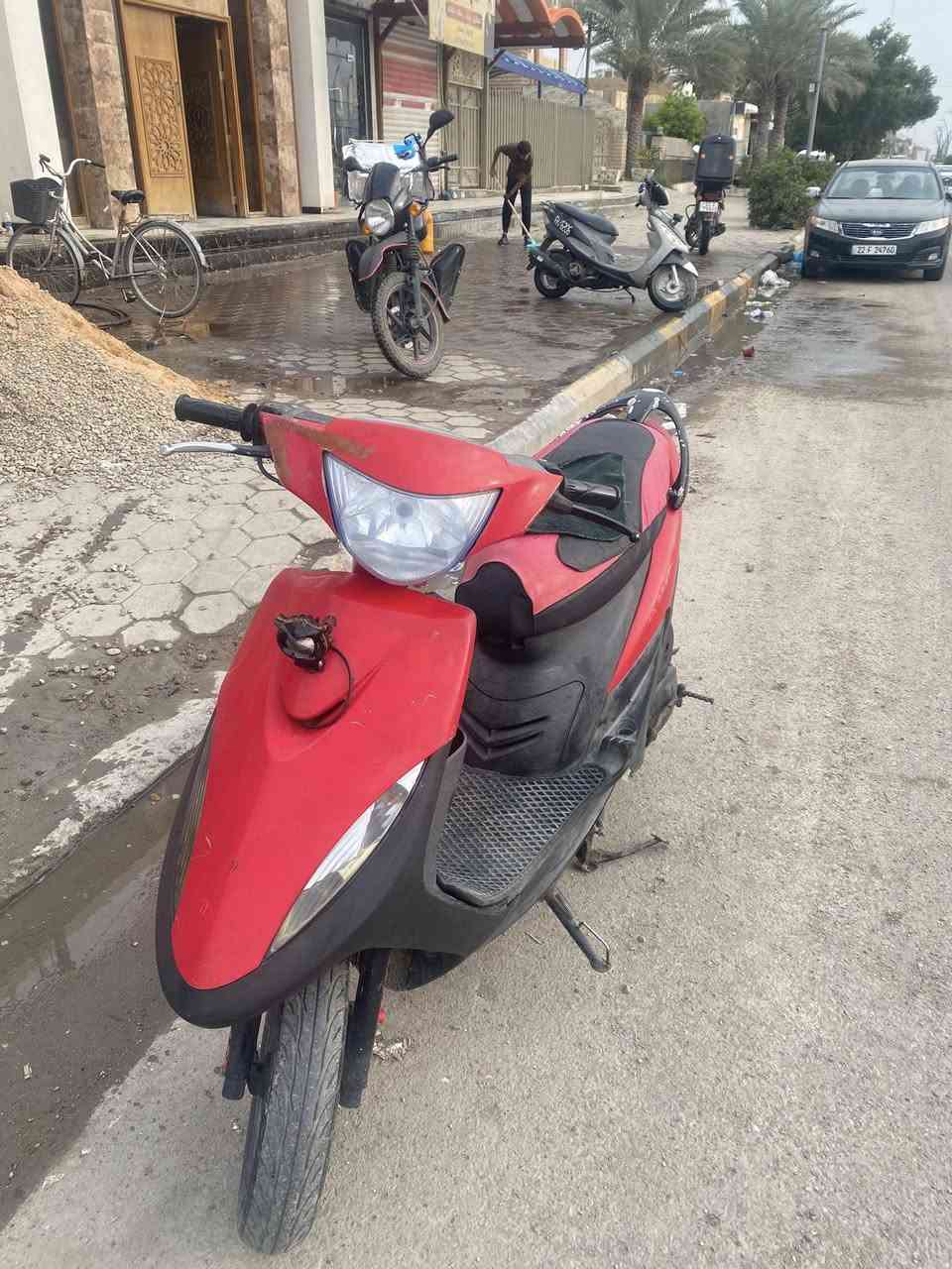 السلام عليكم
صلو ع محمد

دراجه ماكس عدله للبيع
الدراجه بلادي من الطول للطول 
كهربائياتها كلها شغاله
نگره سلف مثل ما موضح بلفيديو 
اوراقها كامله
السعر 750 الف
مكاني المحموديه 
رقمي بي واتساب ***********
