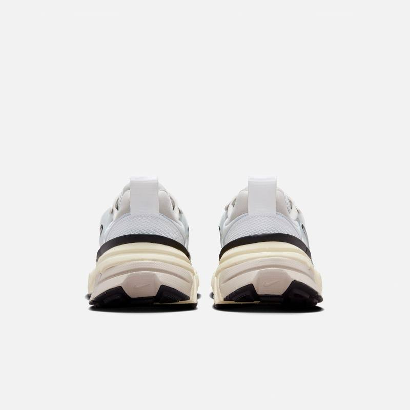 Nike V2K Run 
نايك ڤي تو كي رن اورجنال الاصلي 
وكالة غير مستخدم 
لايك وتعليق عالمنشور بيصلك تفاصيل


**إذا كنت صاحب هذا الإعلان وتريد حذفه لأي سبب، رجاءا أرسل رسالة إلى الدعم الفني**