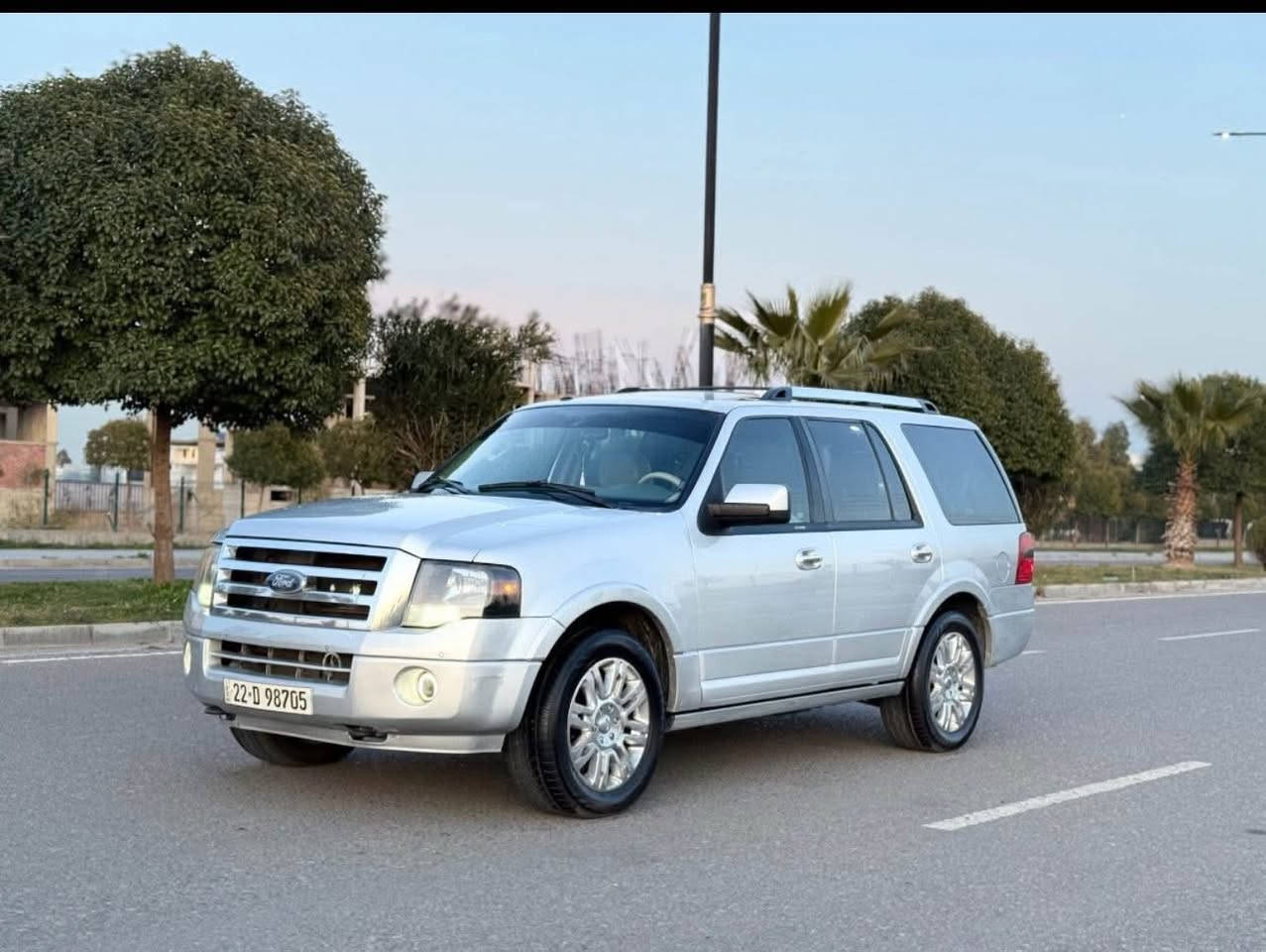 فورد اكسبديشن خليجي موديل 2011 بلاديه مكفوله وكاله نيفا مكينه 5.4L رقم اربيل باسم صاحبها تحويل مباشر 
مواصفات فئه الليمتيد 
داخل جلد بيجي 
كشنات كهرباء+ تدفئه+ تبريد 
شاشات خلفيه
صندوق كهرباء 
فتحه سقف 
فورويل دبل اكسل 
تخم نوزلات جديد 
تخم بلكات جديد 
ديسكات+فلنجات جديده 
مكان السياره/اربيل 
Lpg+ بنزين
رقم صاحبها ***********
***********
السعر - 150 
تراوس
