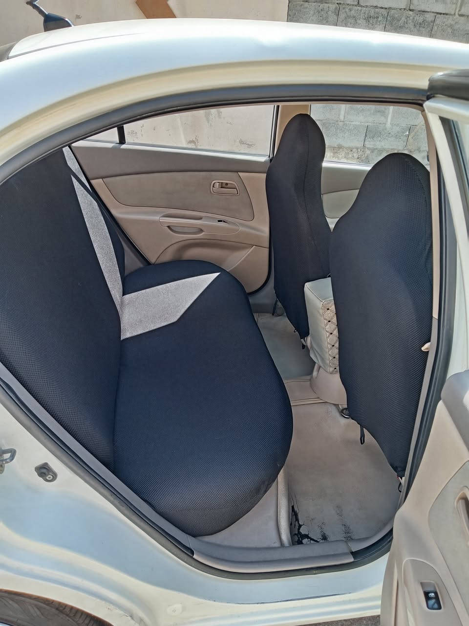 كيا ريو موديل 2010
بلا صبغ وبلا ضرر 
كابون بانزين بيها 
سنوية باسمي 
سنوية وهزة منتهية صار سنتين 
مكينة 16
تبريد وتدفئة شغال 
العنوان الموصل الايسر 
التواصل على الخاص 
السعر 99 وبيها مجال بسيط للشراي


**إذا كنت صاحب هذا الإعلان وتريد حذفه لأي سبب، رجاءا أرسل رسالة إلى الدعم الفني**