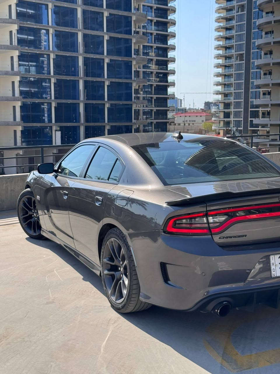 السلام عليكم وكل عام وأنتم بألف خير
أخوان مكلف بالنشر 
دوج تشارجر موديل 23 وارد أمريكي 
فئة سكاتباك فول مواصفات
حجم المحرك  8 سلندر 6400
رقم بغداد دولي
ماشية 31 الف كيلو وقابل للزيادة
للأمانة السيارة جديدة حيل 
كفالة محرك وكير
 السيارة ليبل واحد بدون تبديل بدون صبغ 
فقط الجاملغ الخلفي بي بارد ودعامية خلفية صبغ توحيد اللون 
السعر المطلوب 35 الف دولار (ثلاث دفاتر ونصف)وبيها مجال 
للاستفسار ومعلومات أكثر أتصل ع صاحب السيارة 
***********
مكانها بغداد الكرخ حي العدل
أخوان اني مكلف بالنشر وليس صاحب السيارة
