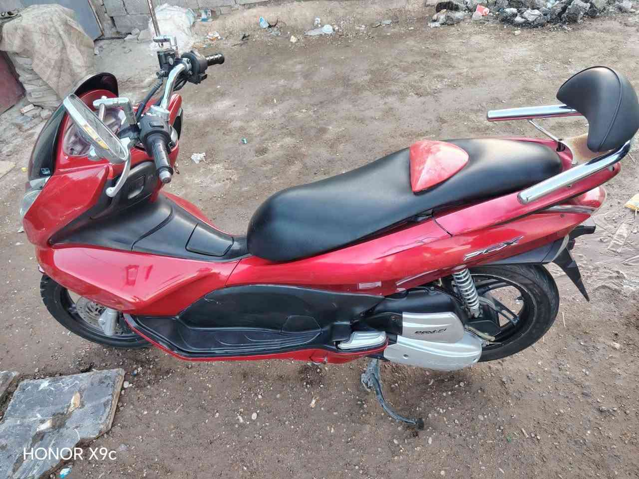 بيسي اكس جيل اول للبيع بيها بس دبلات خلفيه وبريك امامي العنوان بغداد ***********
