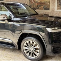 بيع فقط نقدا  لاندكروز vxلمتدد بريم  بصمه فتحه جلد حار بارد جميع كشنات...