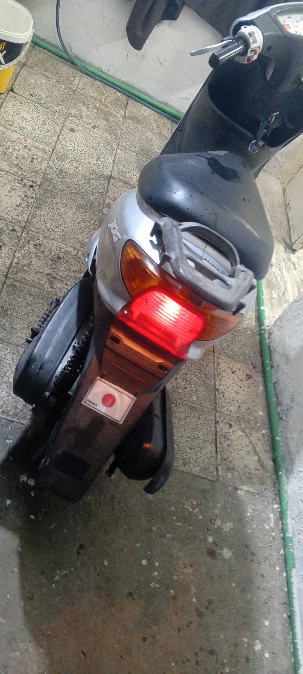 سلام عليكم دراجه عصفوري مال رمبه فحل خطين 
قفل اكسل 
شغاله سلف هندر 
كله عل بلاد اوراق موجوده
***********
