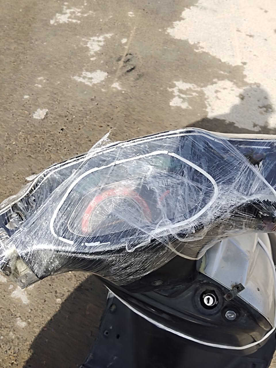 السلام عليكم دراجه فراشه 140 يباني يرادلها ترتيبات بسيطه محركه خير من الله شلعه حلوا الشراي يجي خاص او يتتصل ***********
