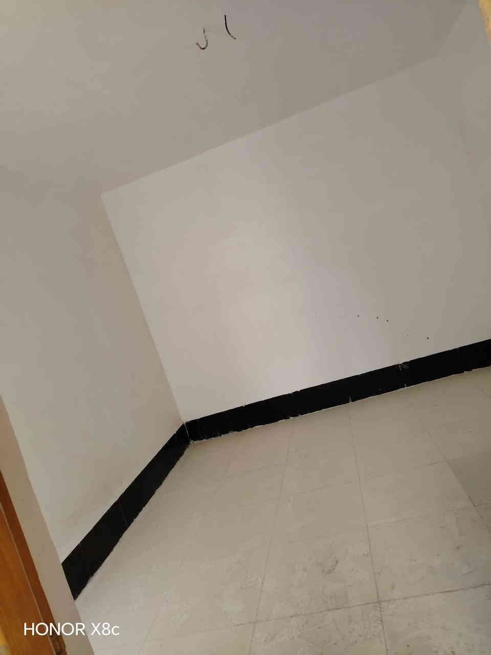 بيت على شارع المطار مقابيل ملحق القريه ماء وكهرباء واتبليط الحد باب بيت طابو زرعي سند 25 بناء طابوك جمهوري صب كونكريت سيراميك بورسلين ثقيل الاستفسار خاص او اتصال على الأرقام التالية ***********

*********** أو تساب احجز بيتك
