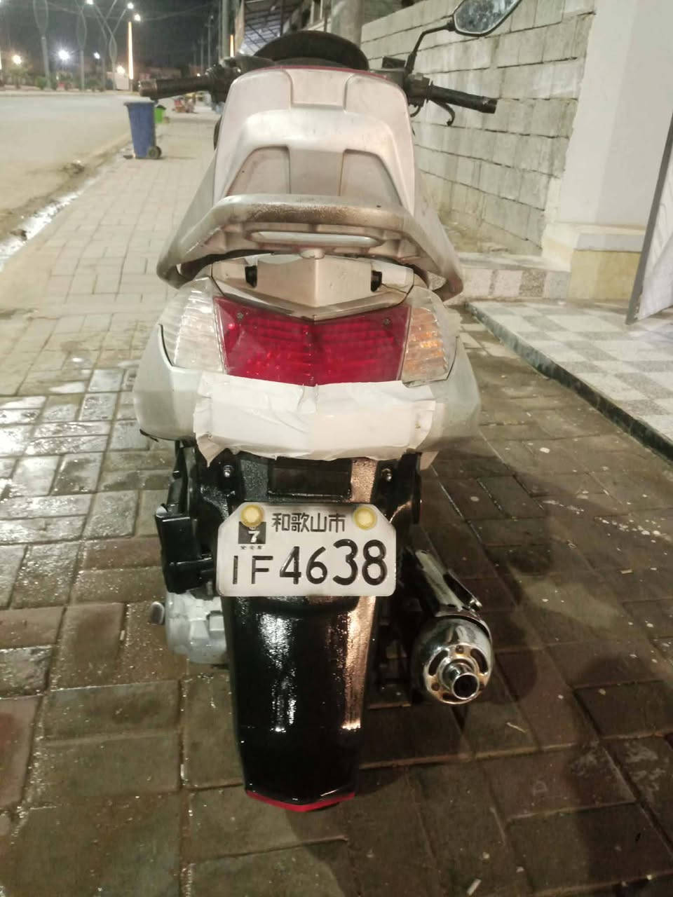 سلام عليكم موطور كايمكو لبيع  محرك نضيف موطور بحاله جيده سعر 250 وبي مجال عنوان رمادي  التأميم *********** استفسار واتساب او خاص
