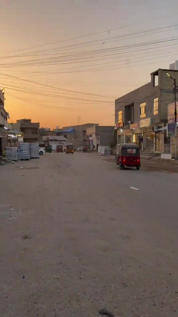 بنايه للبيع الموقع حي الرئاسه قرب شارع ام البنين مساحة البنايه 144 متر بناء حديث ومساحة القطعه 108 متر الشراي يتصل على هذا الرقم *********** والسعر اول تعليق في الفيديو مثبت #عقارات_بغداد #بيوت #عقار #متابعه_ولايك_واكسبلور_احبكم #عقاري 
