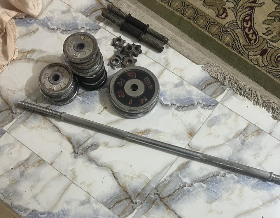 حديد للبيع ٣٠ كليو كلهن مع بار وشفتات عدد ثنين السعر 85  وبيه مجال بسيط ابيع شلع قلع مو مفرد الاتصال على ***********
