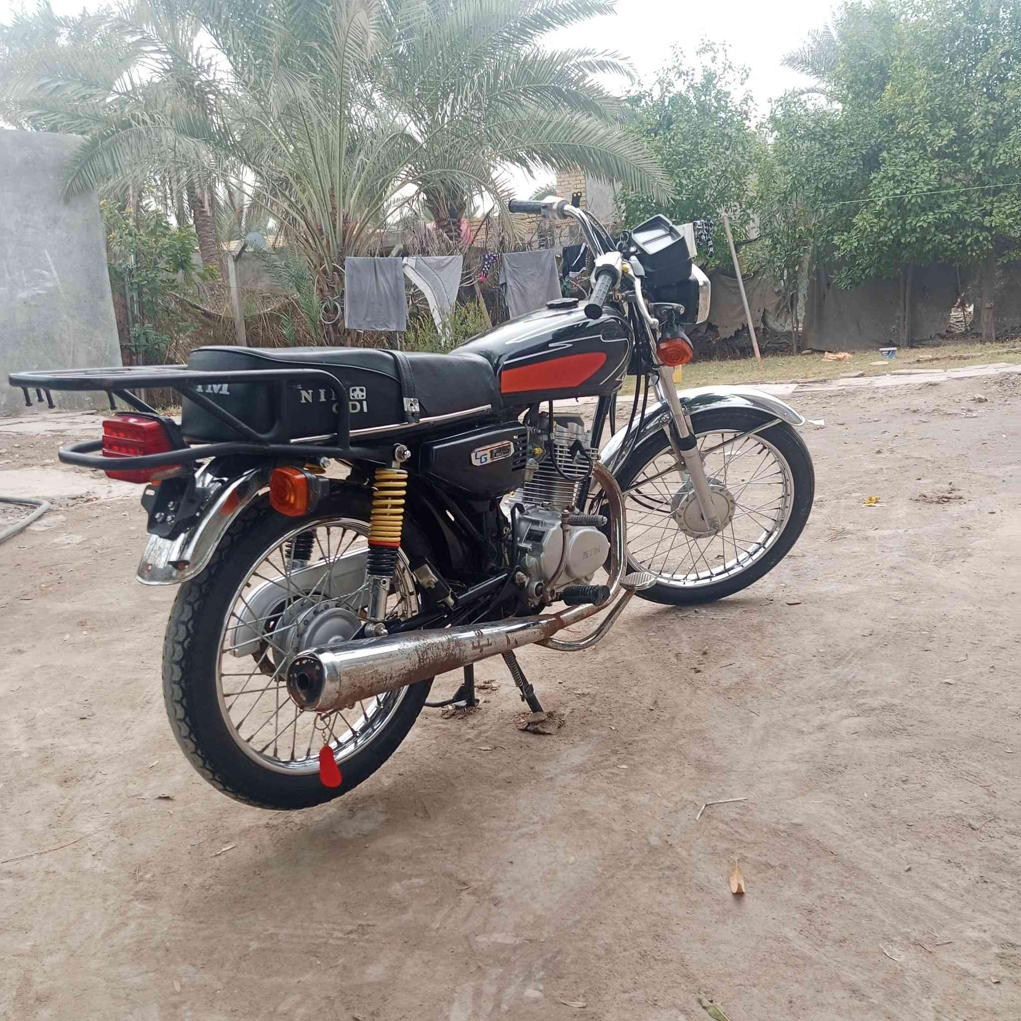 سلام عليكم
دراجه نامه امتياز 
مكفول كفاله عامه 
محرك ما مفتوح ابد 
اوراق سكنر 
مكاني بابل الحمزة الغربي 
السعر 575وبيها مجال للشراي 
الرقم ***********
