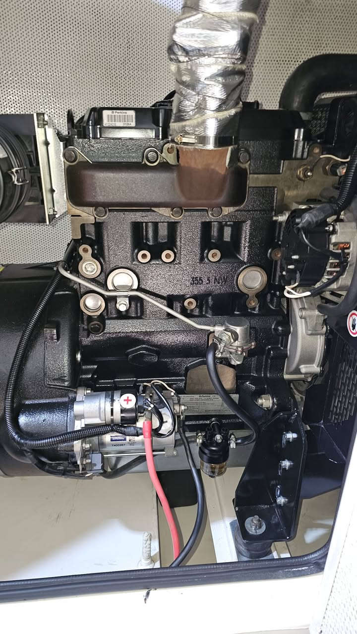 "بسم الله الرحمن الرحيم "
✅ (️٣٠ )كيفي بيركنز انكليزي  🇬🇧
✅ ️توليد لوري سمر الفرنسي  🇨🇵 
✅ ️كاتم  سوبر سايلنت ٩٥ %
✅️ مشتغله(  ٢٠٠٠) ساعة فقط 
✅ ️موديل  حديث  
✅️ المولدة اخت الزيرو مامفتوح بيها برغي وعلى وضع الشركه
✅️   ضمان الحمل والتشغيل 
✅️ شاشة اصليه (DES _UK) برودكشن نظام حماية وتشغيل واطفاء ذاتي 
✅️ صيانه كامله (دهن + جميع الفلاتر اصليه ) يعني تاخذها للحمل مباشرتا ___________________
للإستفسار الاتصال 📞 واتساب 
*********** ___ *********** 
او زيارة موقعنا الكائن بابل__ المسيب  طريق المعهد التقني المسيب كراج  
               ( الضمان الحقيقي )
