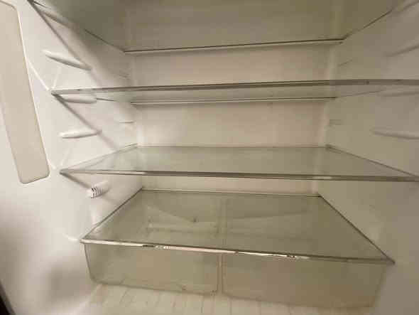 ثلاجة 4 ابواب الحافظ جوة تجميد وفوك ثلاجة عادية السعر 300 وبيهة مجال للشراي مكاني : بغداد محمودية رقم:*********** تواصل واتساب
