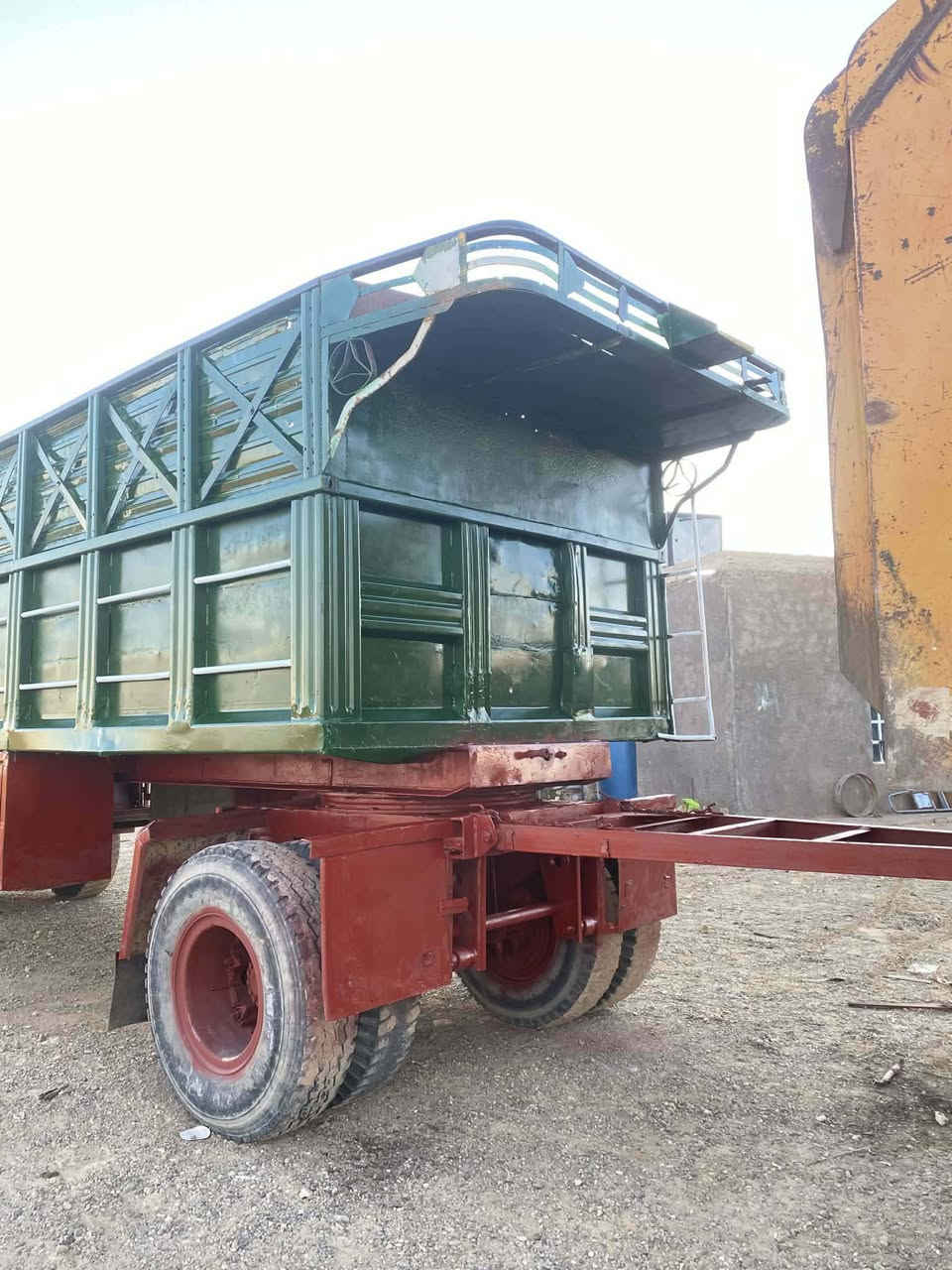 السلام عليكم للبيع عربانه المانيه طول ٧وربع لستفسار أكثر عرقم ***********
