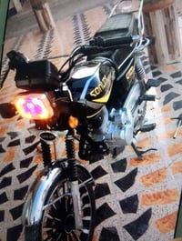 سيفان مديل ٢٥. لبيع دراجه اريره ترتيب مكفولاريد يتصل علئ رقم 077718831...