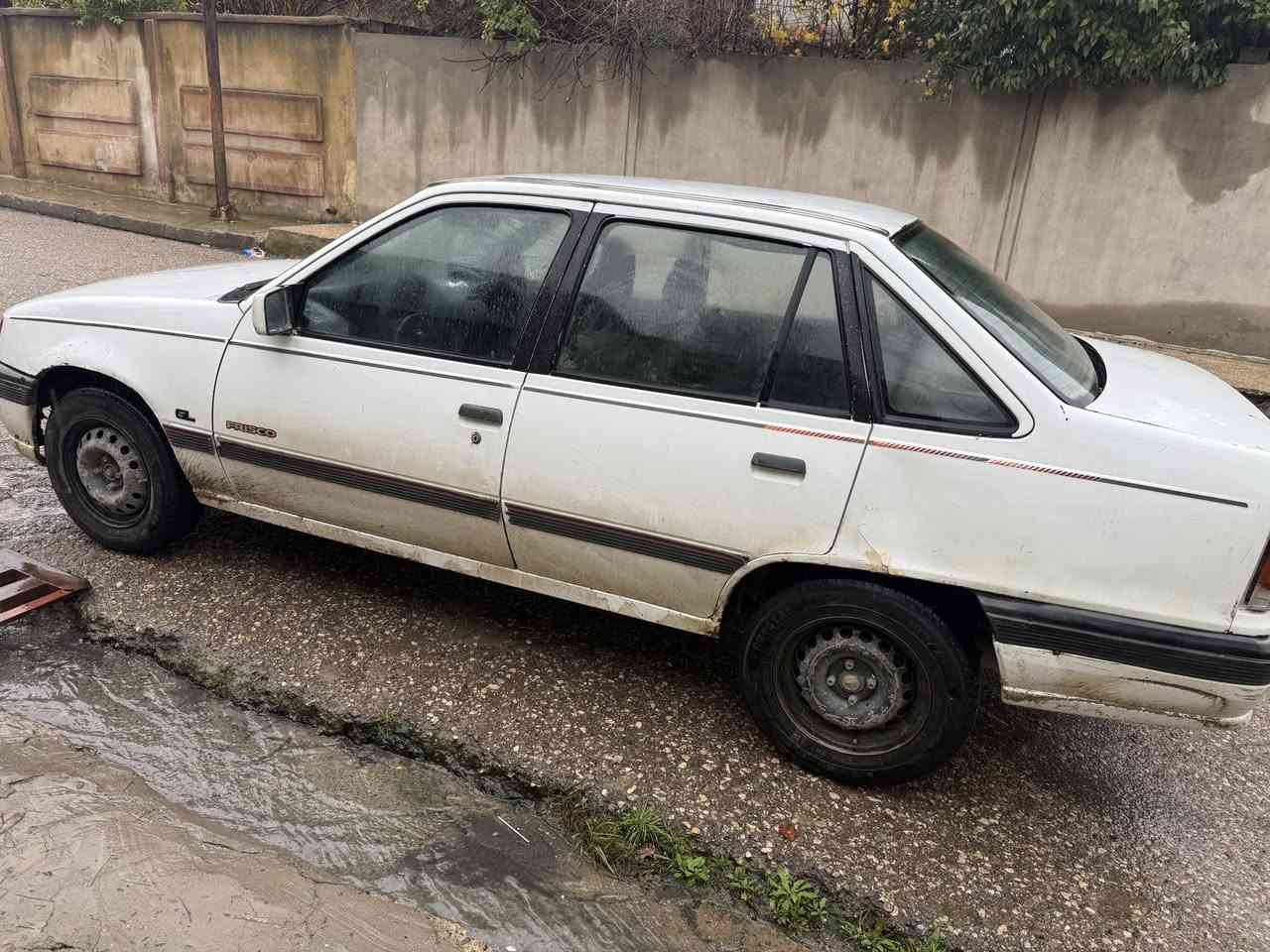 اوبل كاديت موديل 1991كابون بانزين
باسمي سنويه ال 2030

كير شرط محرك بدايه صرف 

وكاله تحويل ثاني يوم 

السعر ٢٤بيها مجال
رقم ***********

‭٠٧٧٧ ٨٢٥ ٤١٤٩‬
