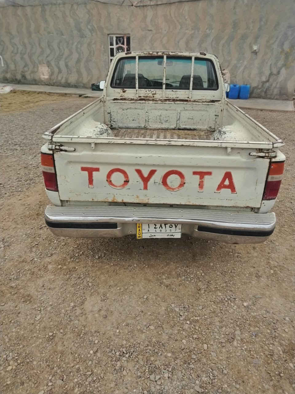 تيواتا موديل 90   ٤كير  رقم بغداد السعر 55 وبيها مجال مكان سياره بغداد المشاهده ***********
