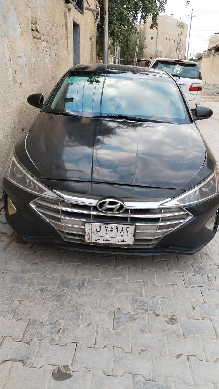 السلام عليكم عندي هاي السياره البيع السعر 125وبيه مجال مكان البصره ***********
