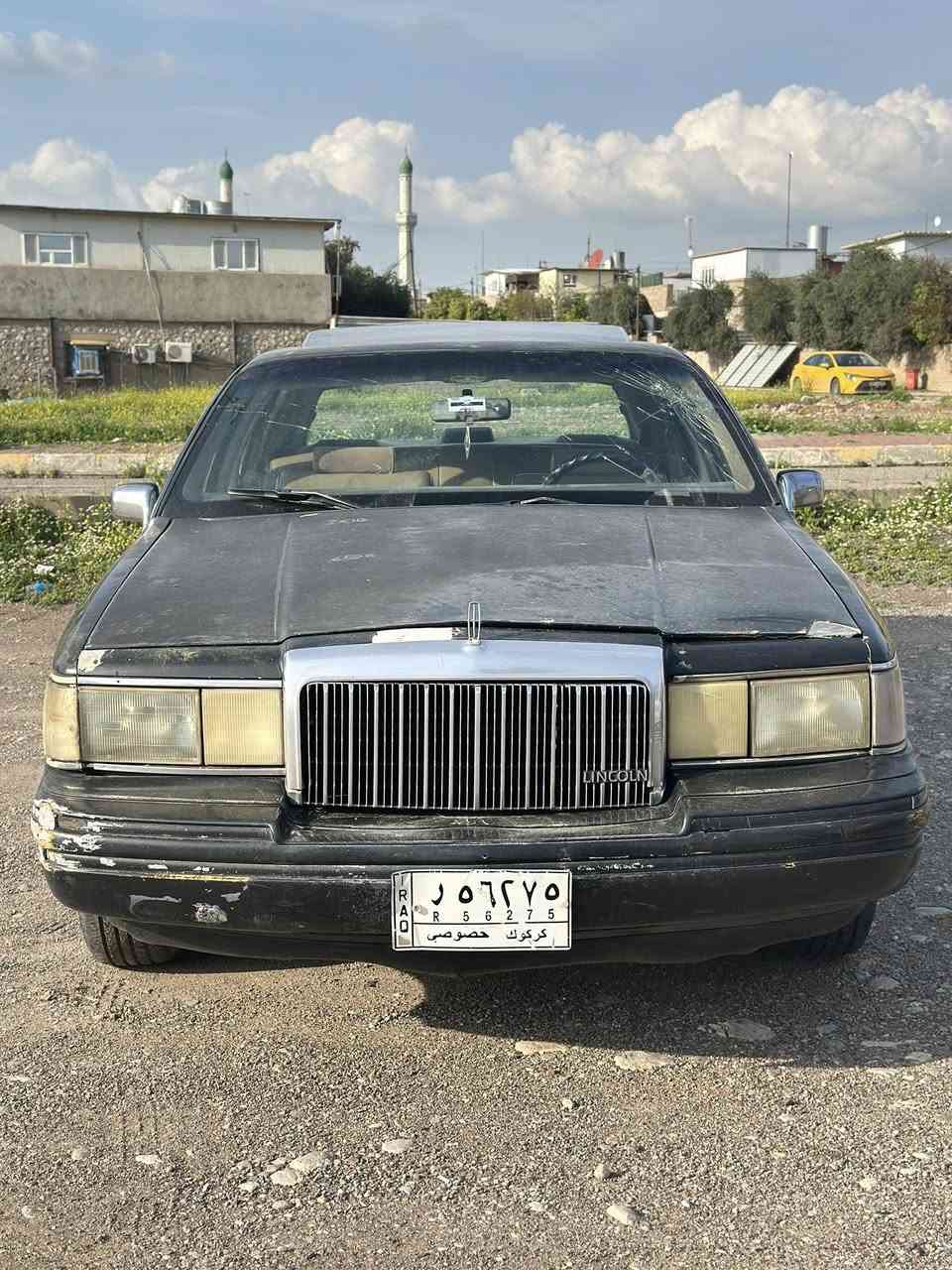 سلام عليكم سيارة لينكولين موديل 1994  سيارة خير من الله گير تعليگ فول مواصفات محرك 8 سلندر گير ومكينة بالشرط لاصرف ولابخار دواخل نضيفة رقم كركوك وسنوية كارتوني اخضر شرط التحويل السعر 55 وبي مجال يرهم مراوس حسب القناعة *********** 🤍
