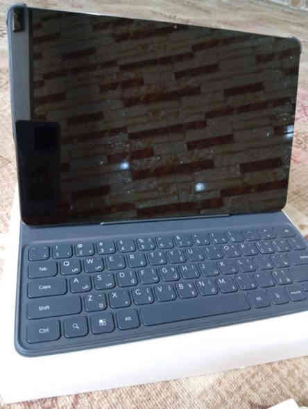 السلام عليكم.   ايباد للبيع
ذاكرته 256
الرام 8
+الكارتوني الكيبورد مالته وياا وقلم وكامل ملحقاته
اخذته  بــ 400 الف
استخدمته اقل شهر تقريباً وفقط يوتيوب وهسه اريد ابيعه لان محتاج 

مكانه ابو صخير 
ملاحظه: اني مكلف بالنشر   
اتصال على رقم *********** النجف
